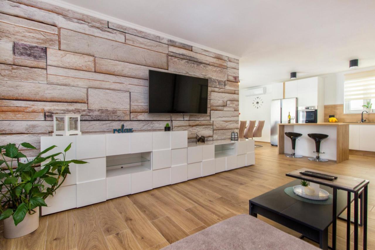 Holiday Home Lucia Лозовац Экстерьер фото