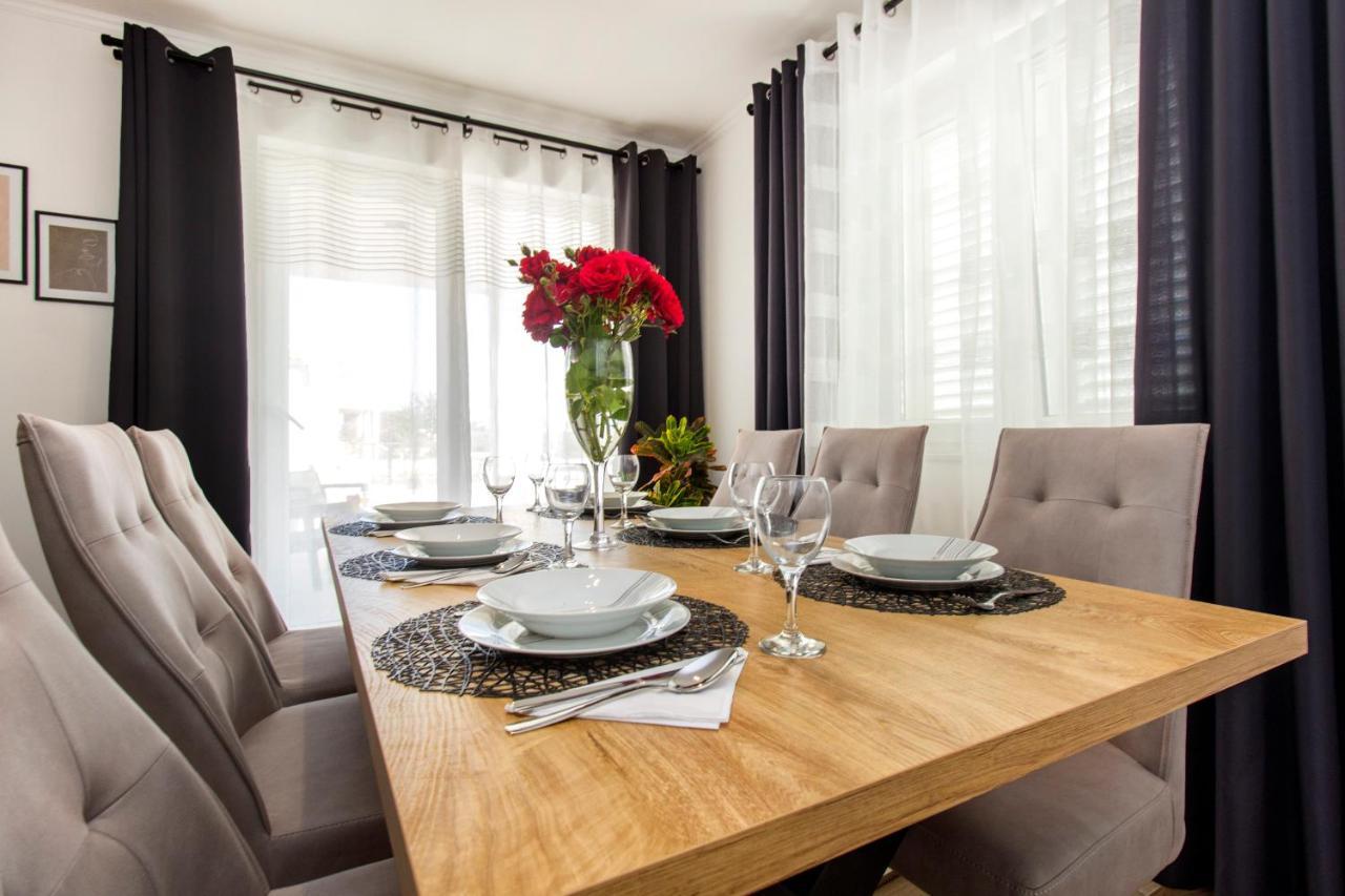 Holiday Home Lucia Лозовац Экстерьер фото