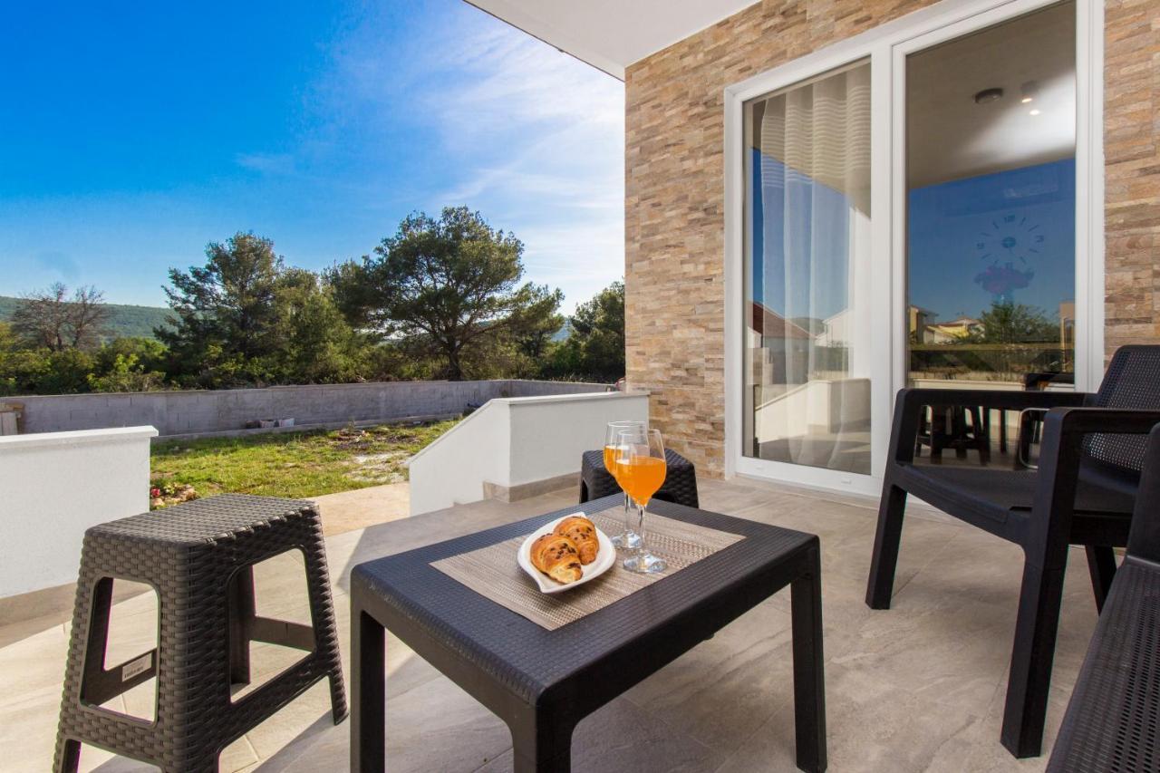 Holiday Home Lucia Лозовац Экстерьер фото