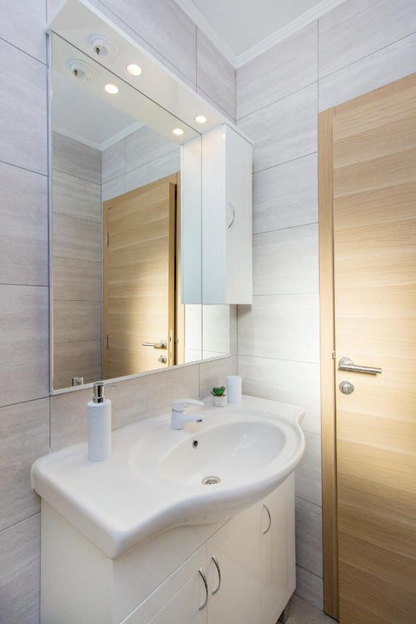 Holiday Home Lucia Лозовац Экстерьер фото