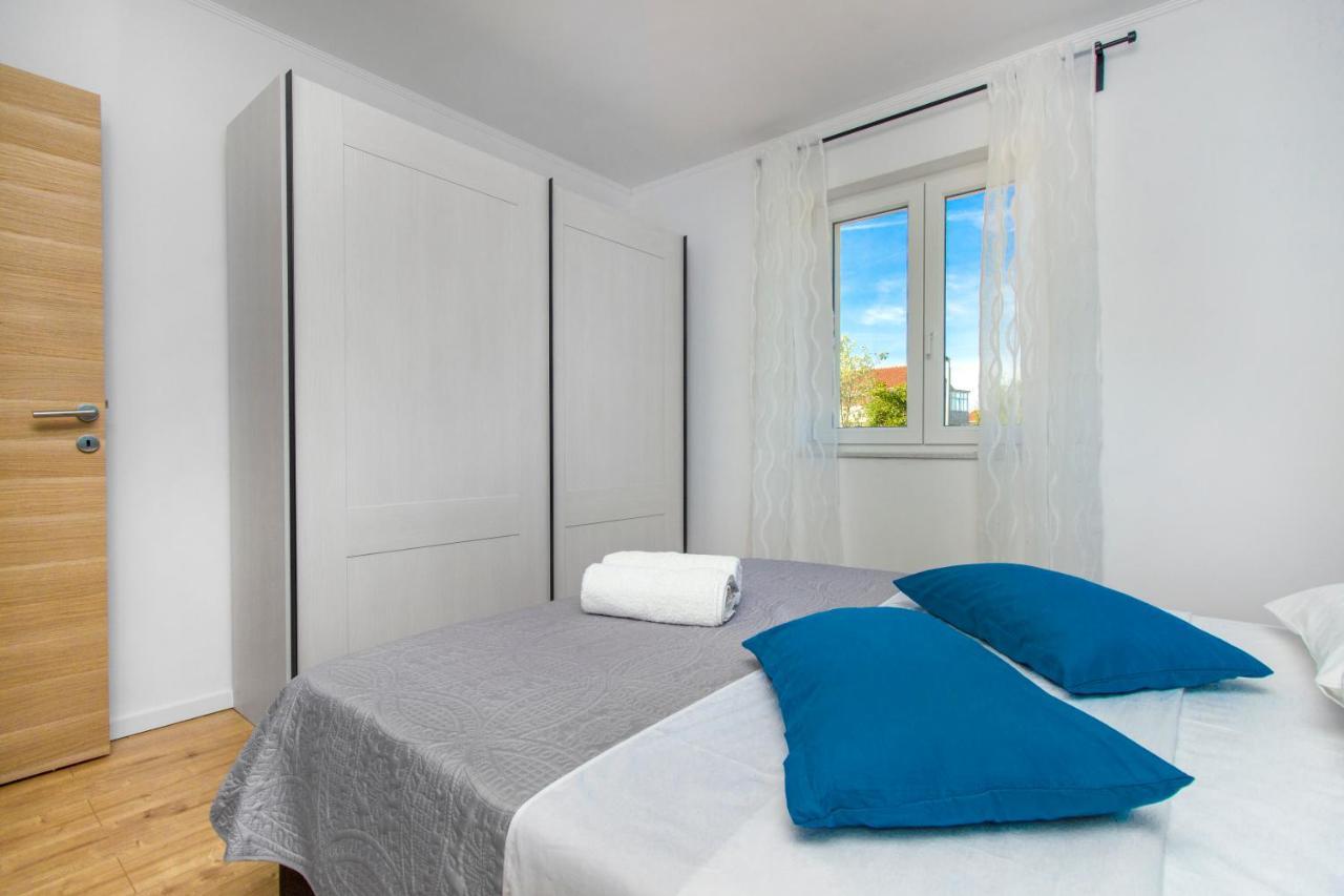 Holiday Home Lucia Лозовац Экстерьер фото