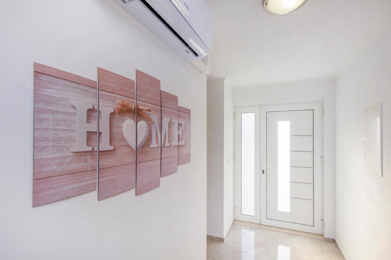 Holiday Home Lucia Лозовац Экстерьер фото
