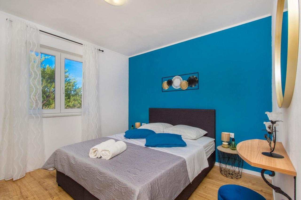 Holiday Home Lucia Лозовац Экстерьер фото