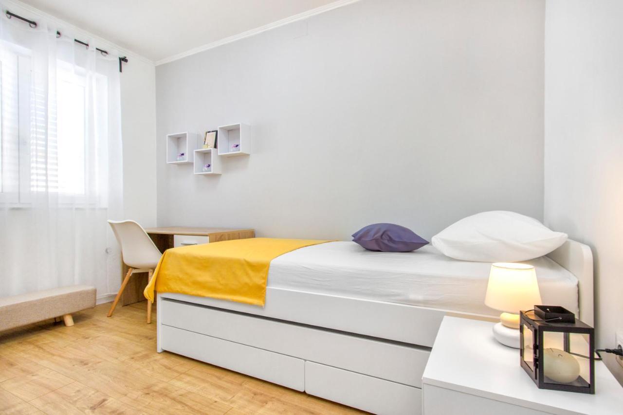 Holiday Home Lucia Лозовац Экстерьер фото