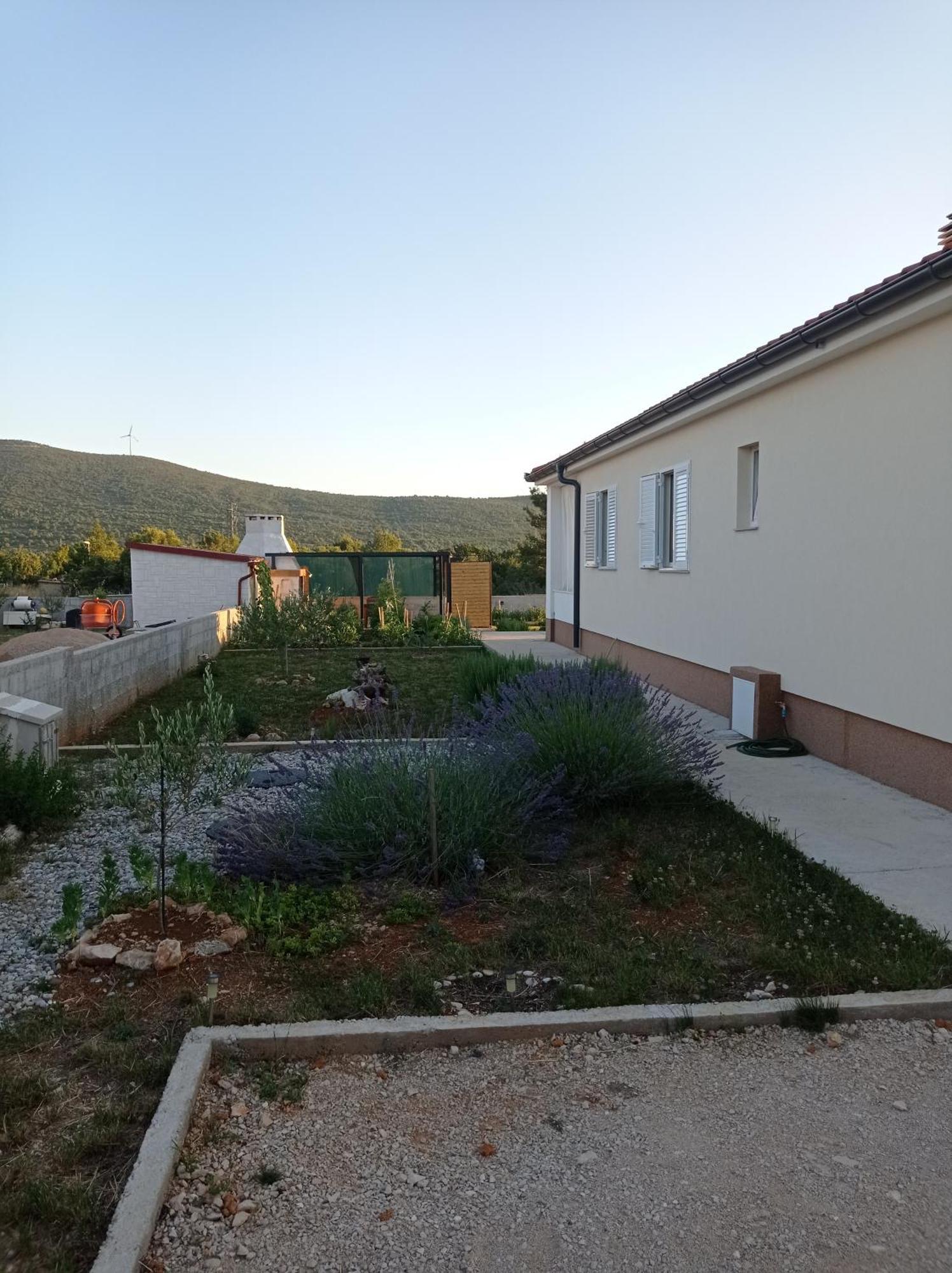 Holiday Home Lucia Лозовац Экстерьер фото